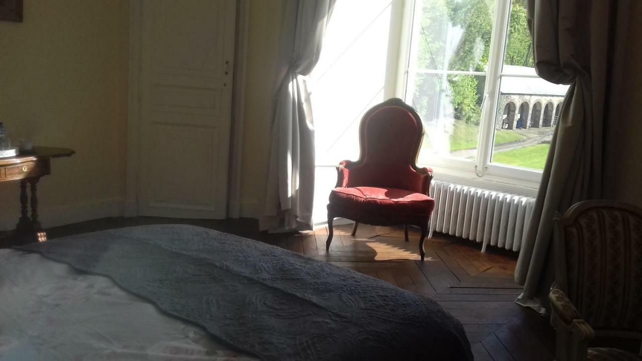 Chateau De La Lucaziere Mont-Saint-Jean  Exteriér fotografie