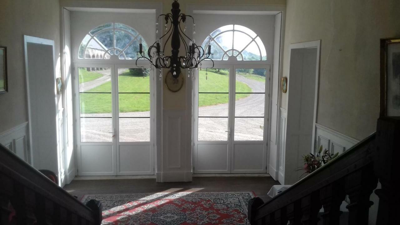 Chateau De La Lucaziere Mont-Saint-Jean  Exteriér fotografie