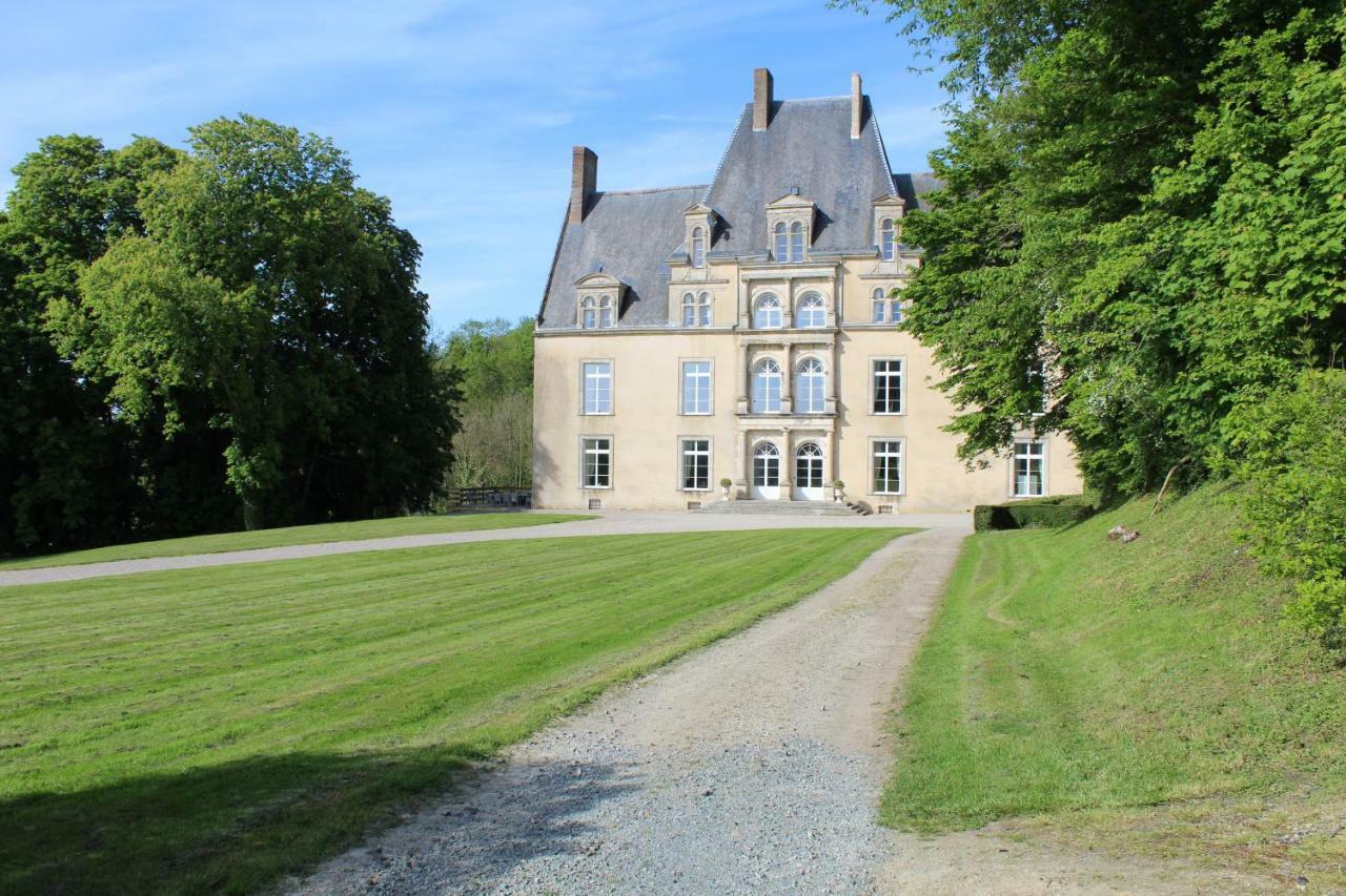 Chateau De La Lucaziere Mont-Saint-Jean  Exteriér fotografie